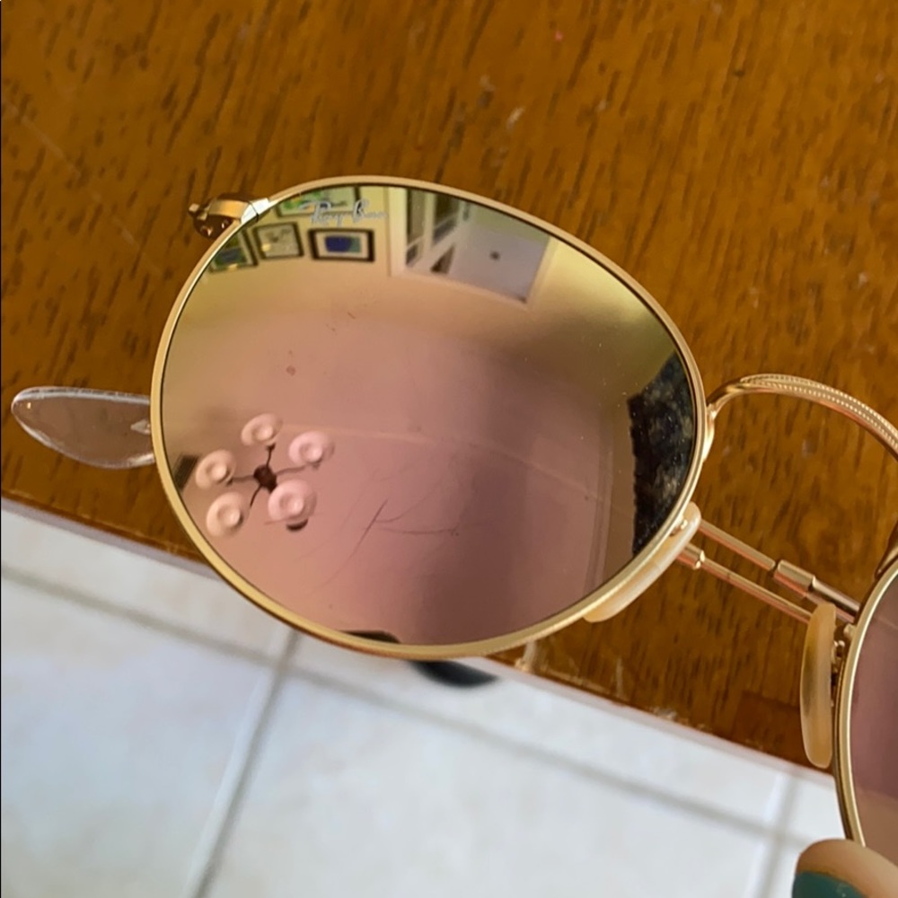 Ray bans with case - Picture 3 of 5